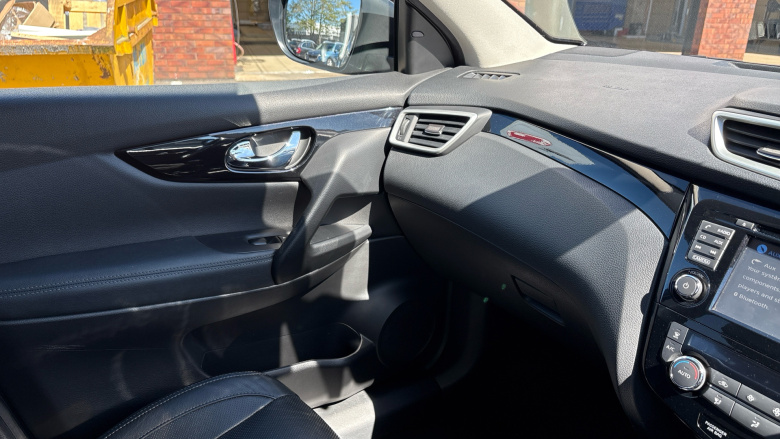 Nissan Qashqai 1.5 dCi Tekna 5dr Diesel Hatchback